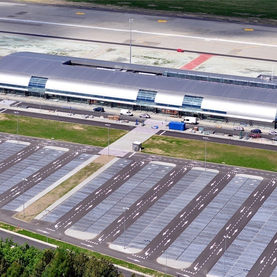 Oficjalny parking lotnisko Warszawa Modlin