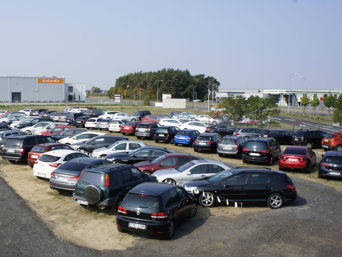 parking-lotniskowy-24h-lotnisko-pozna-awica