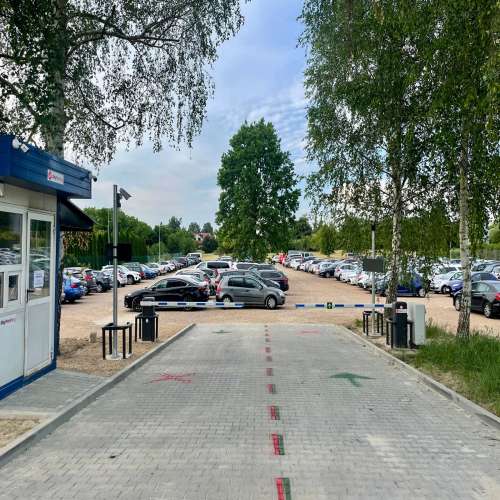 Parking Lotnisko Kraków Balice | Tanie I Bezpieczne Parkingi Lotniskowe